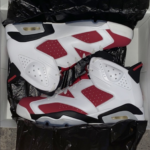 Athletic_Shoes